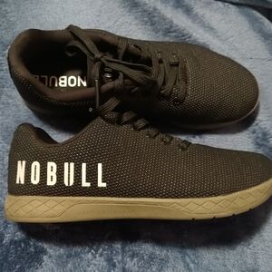 NOBULL Men's7.5Womens 8 Black and Gray Athletic Shoes